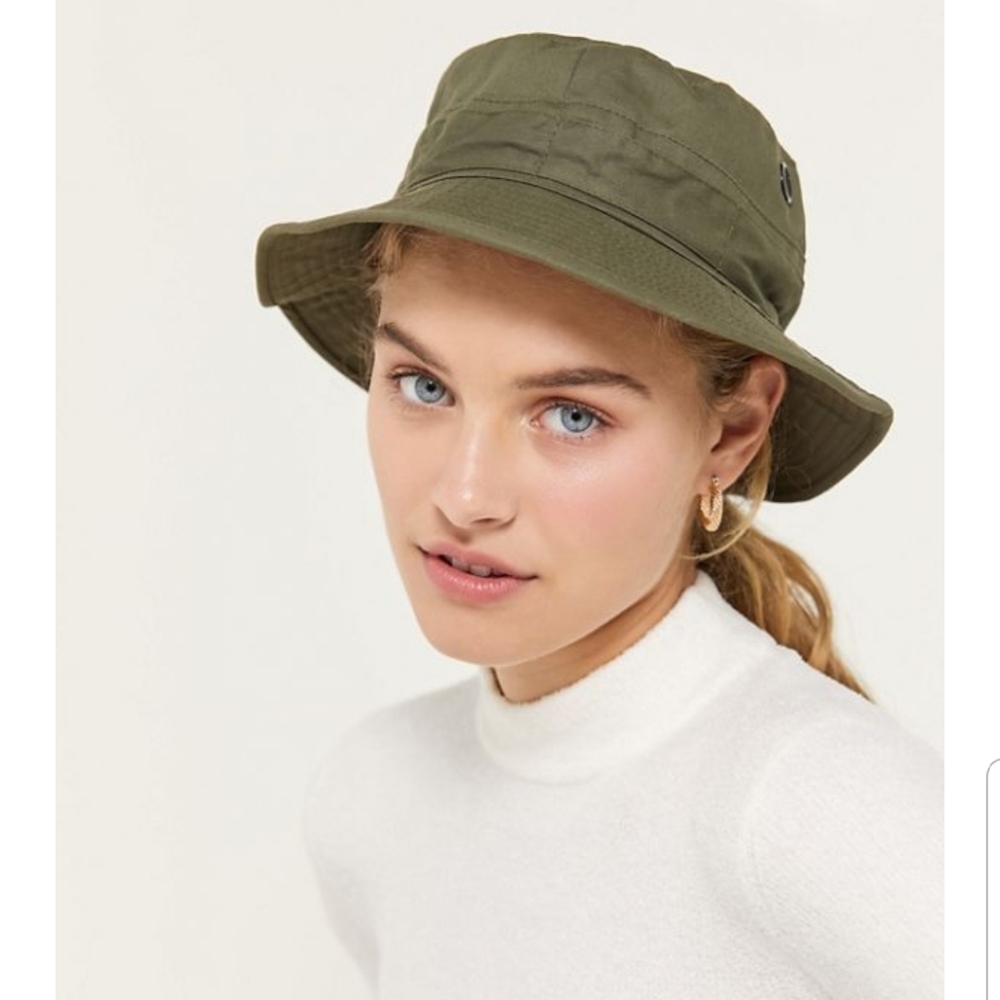 Bucket hat